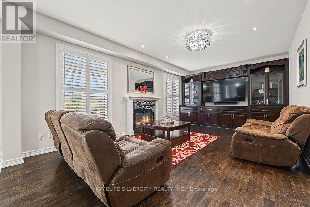 483 Hinchey Crescent — photo 11