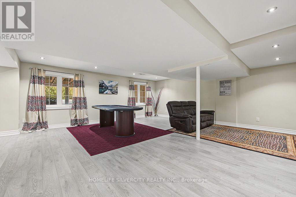 483 Hinchey Crescent — photo 45