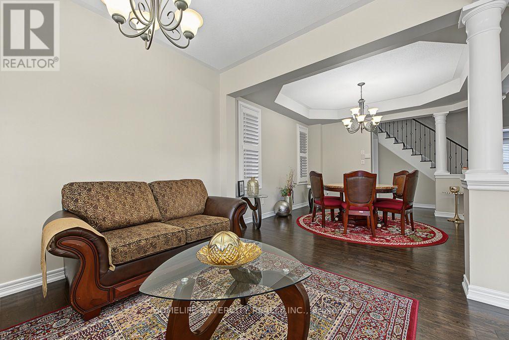 483 Hinchey Crescent — photo 7