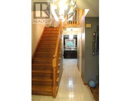 31 Laburnham Avenue, Toronto, ON M8W1S6 Photo 11