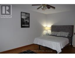 31 Laburnham Avenue, Toronto, ON M8W1S6 Photo 14