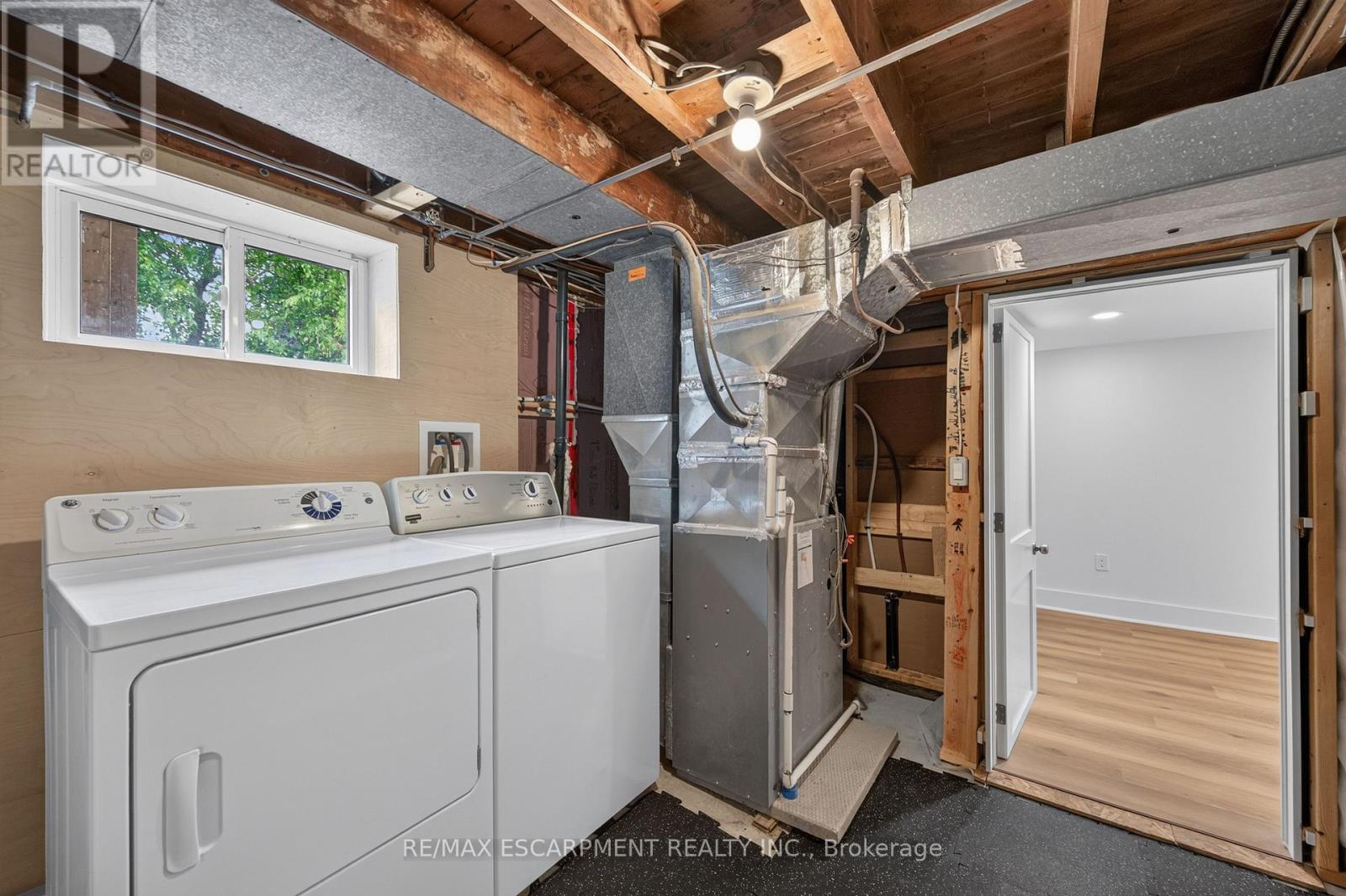 247 Homewood Avenue, Hamilton, ON photo 32