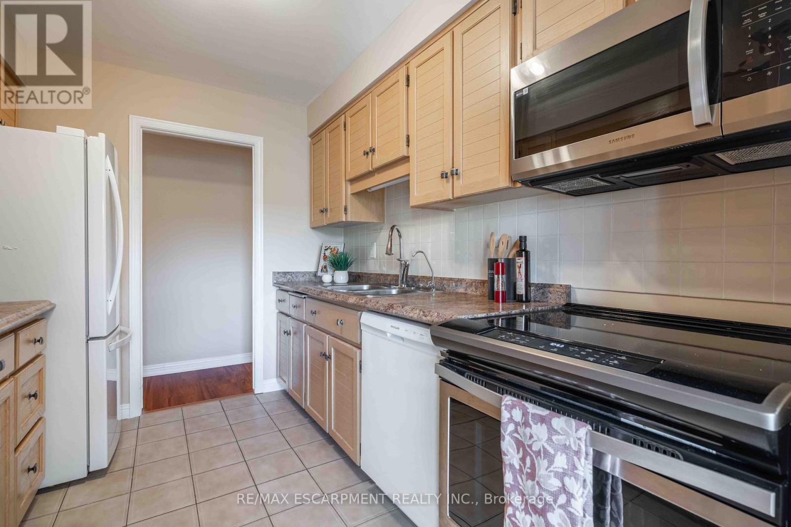 6- 606 VILLAGE GREEN Boulevard, Hamilton, ON photo 9