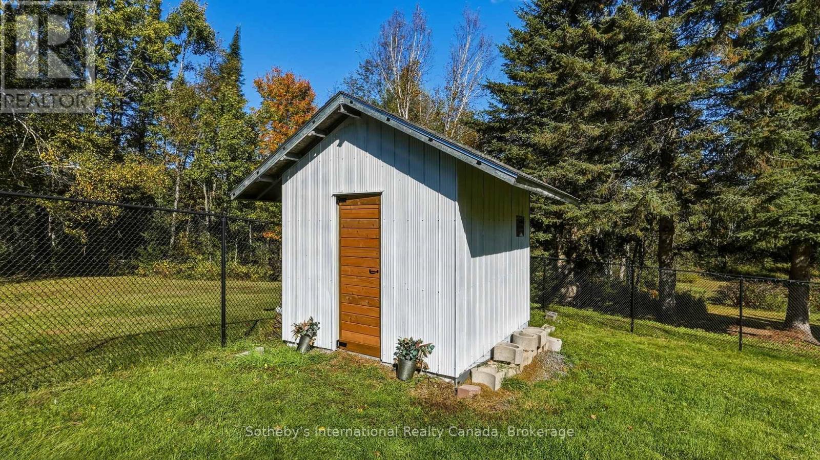 1229 Miriam Drive — photo 37