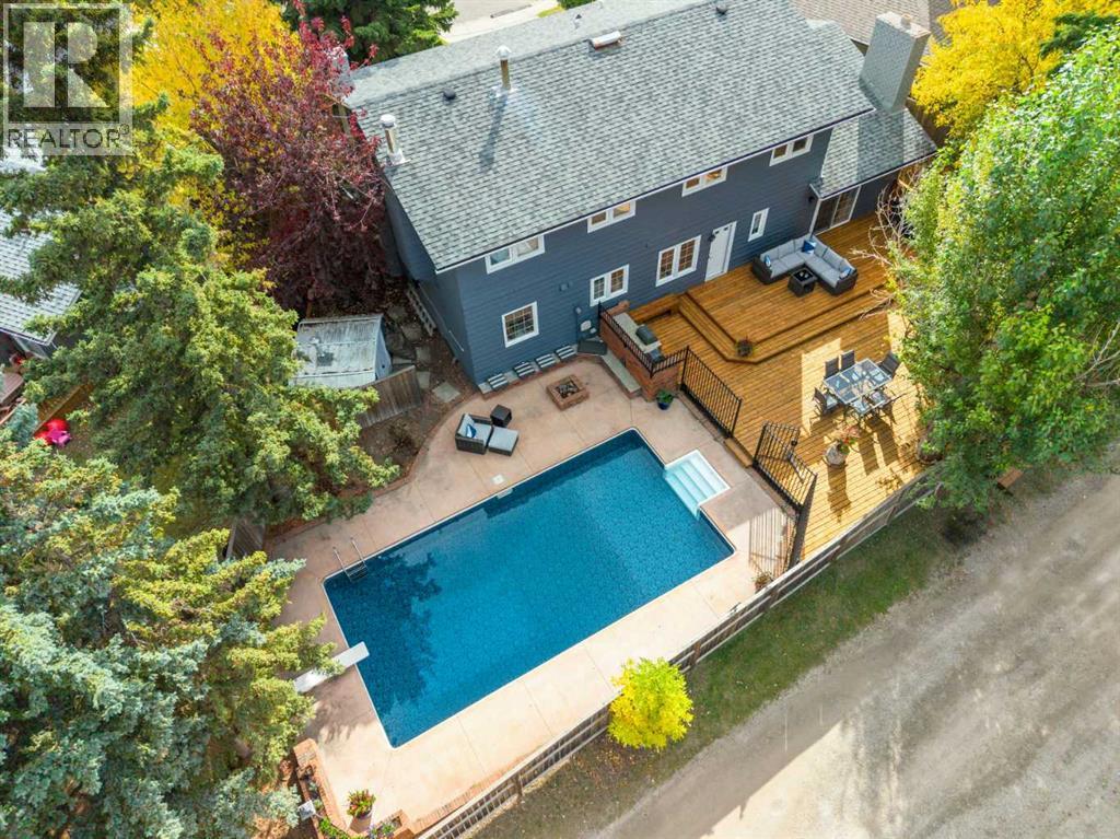 216 Lake Erie Place SE photo 3