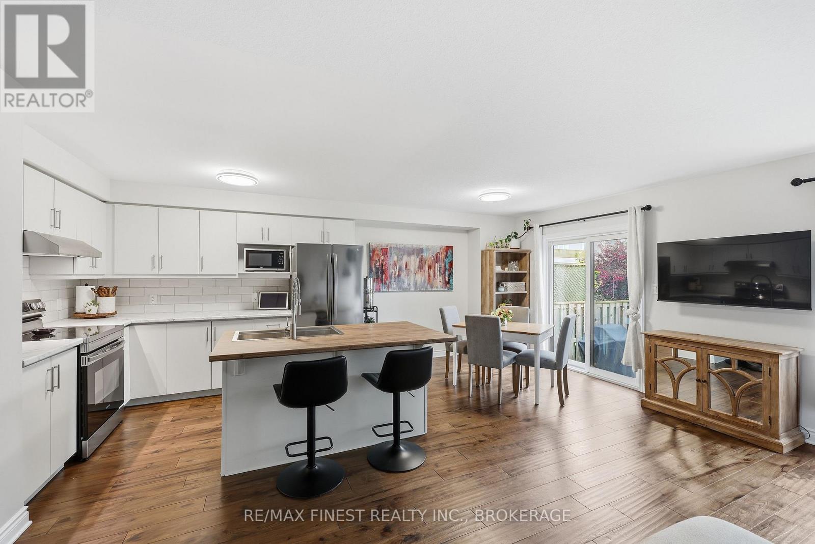 36 Amherst Drive — photo 11