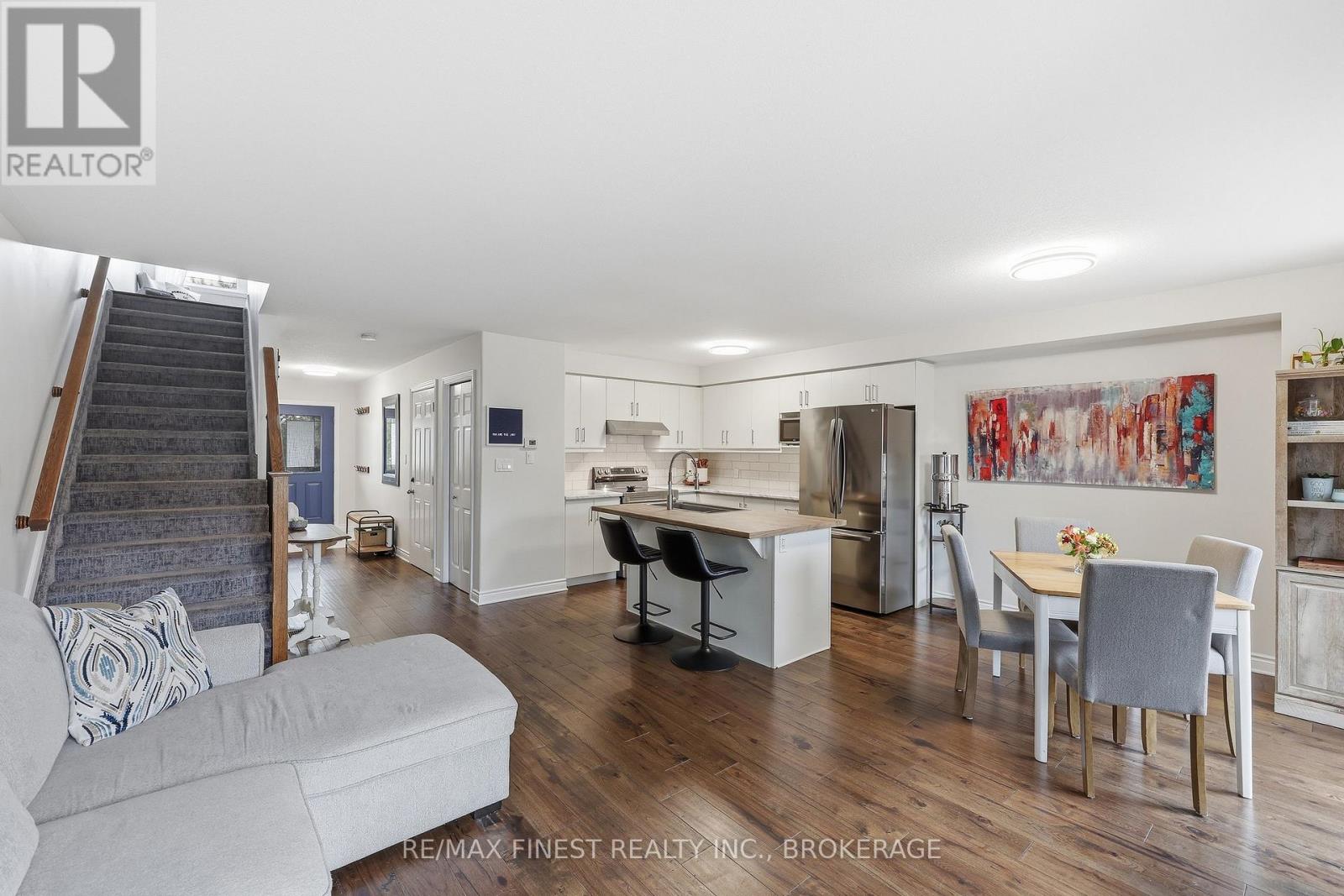 36 Amherst Drive — photo 18