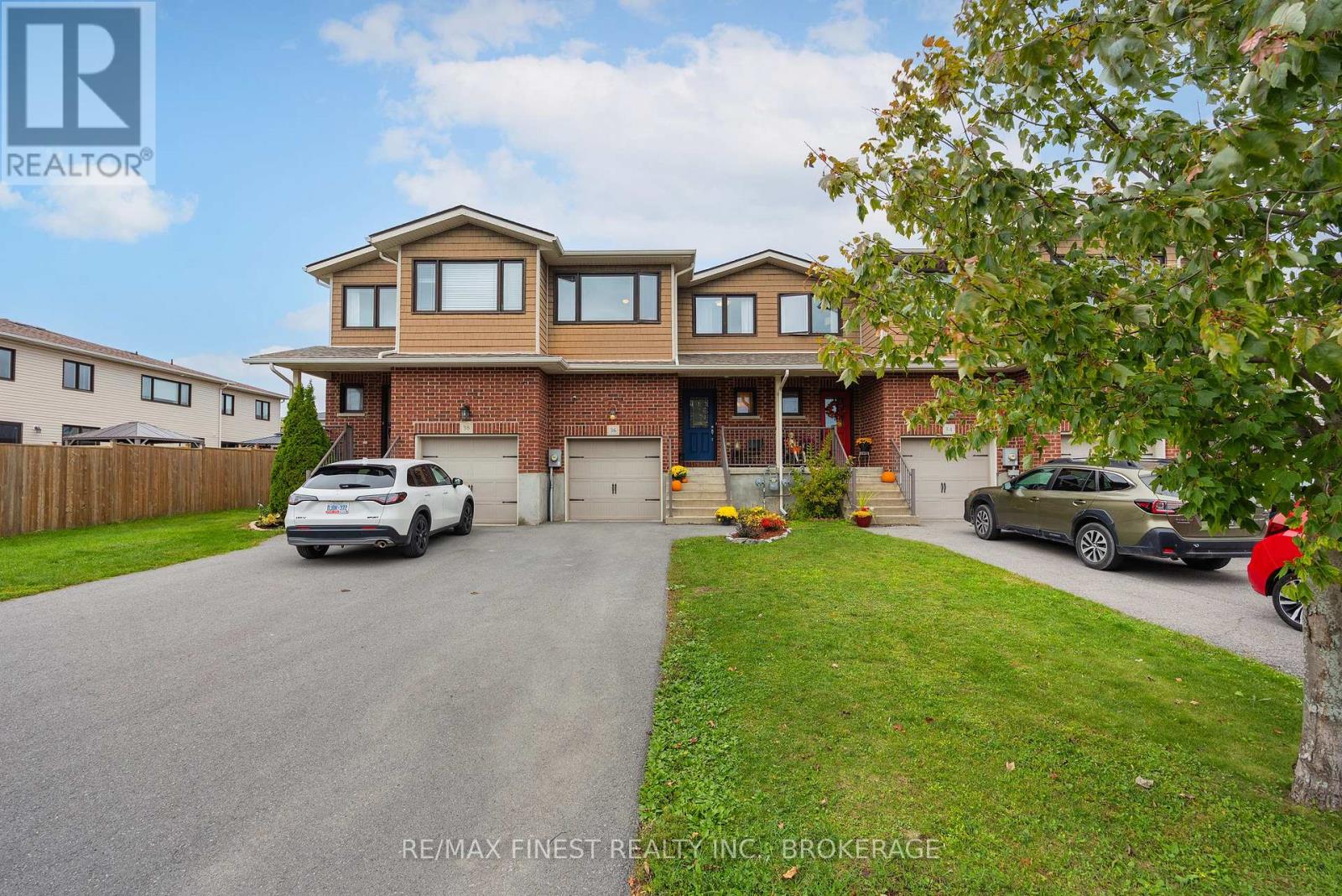 36 Amherst Drive — photo 2