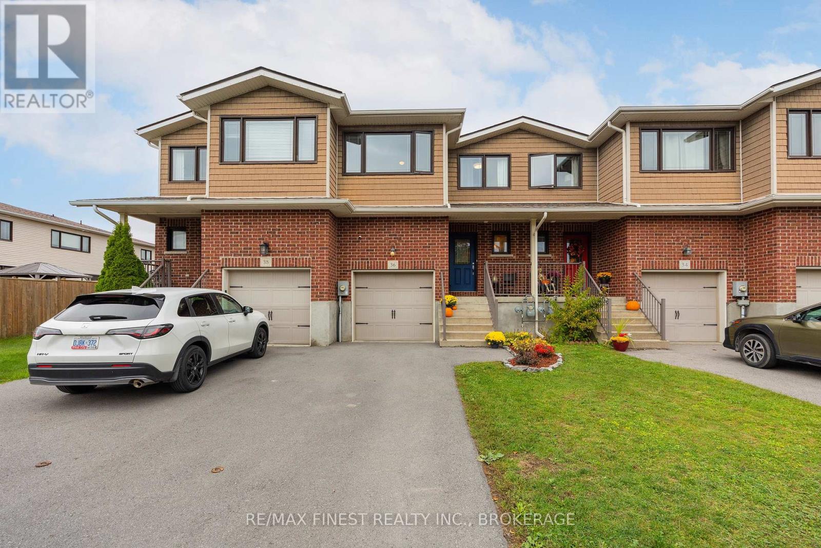 36 Amherst Drive — photo 3