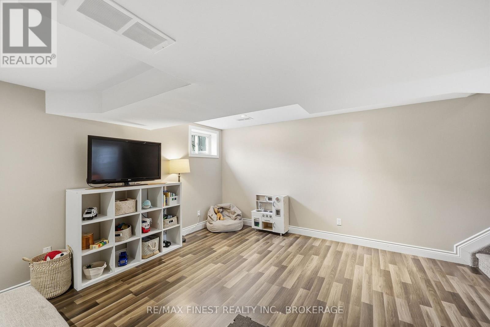 36 Amherst Drive — photo 34