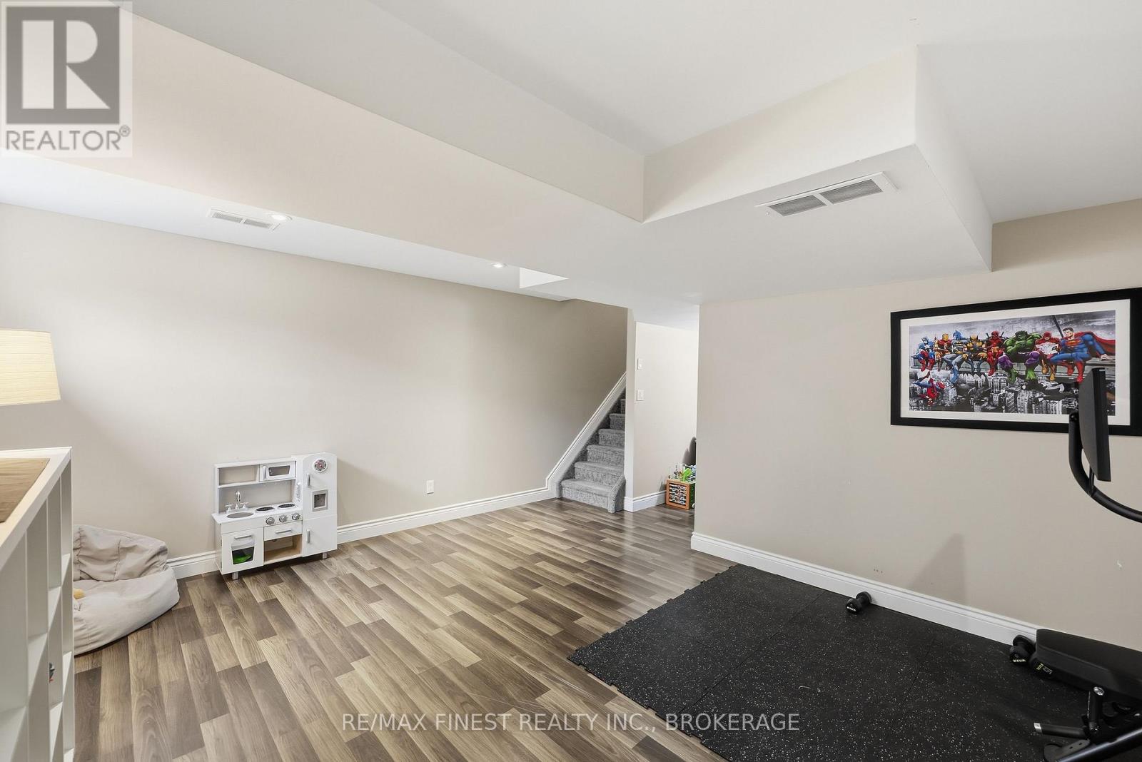 36 Amherst Drive — photo 36