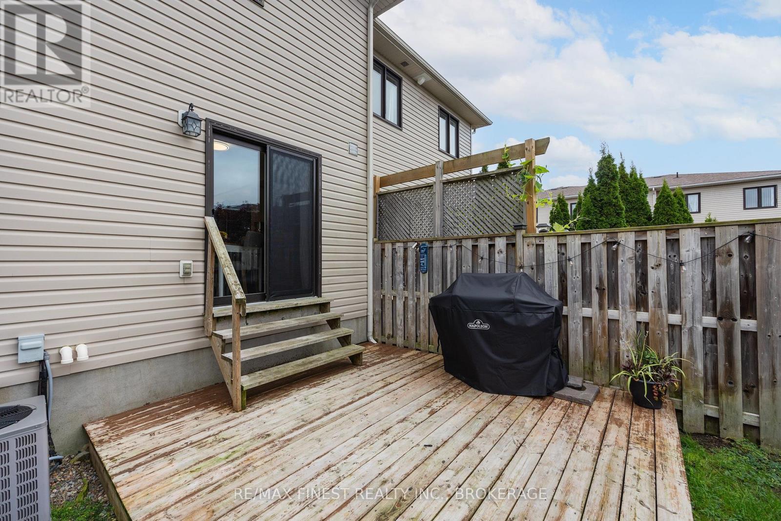 36 Amherst Drive — photo 38
