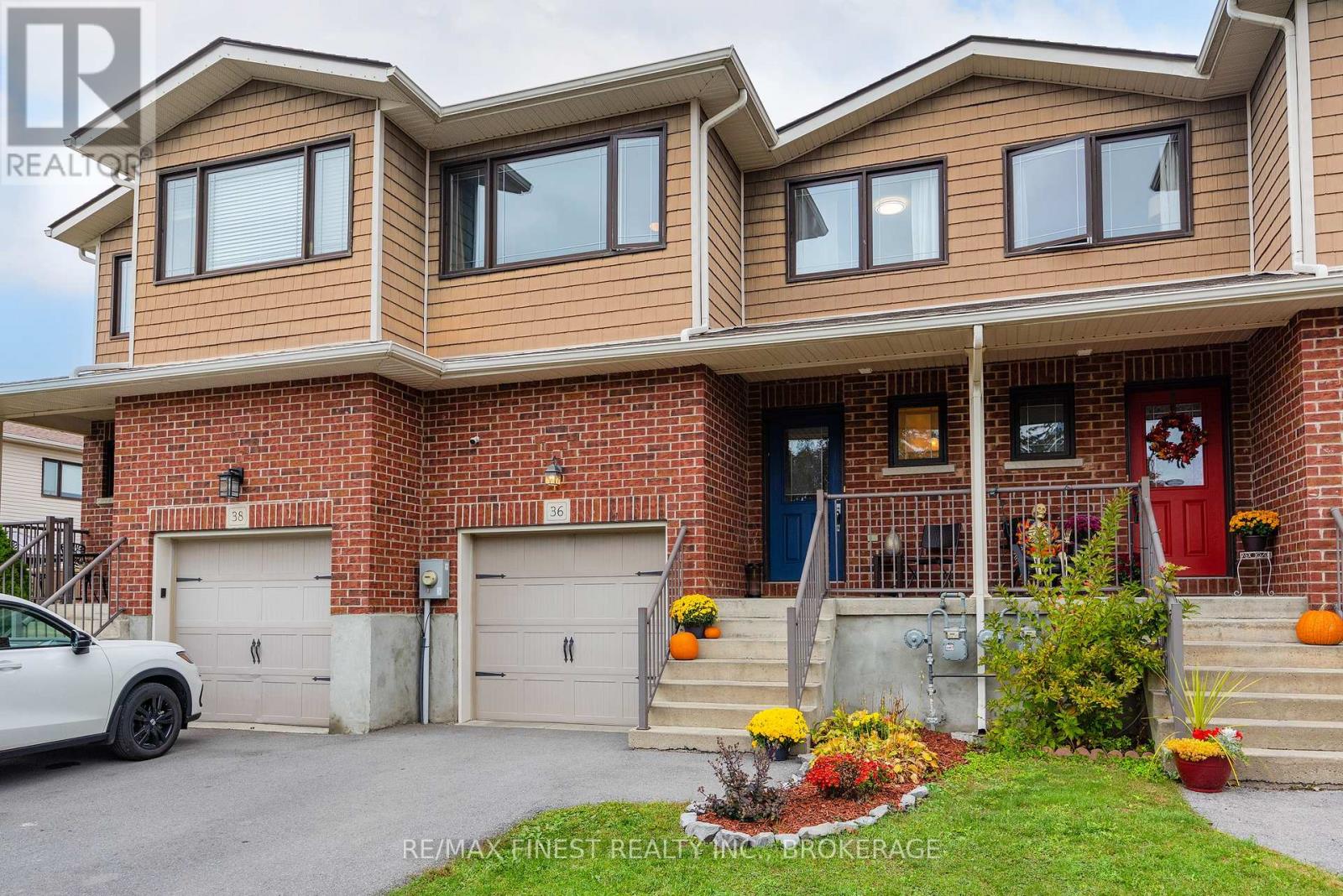 36 Amherst Drive — photo 4