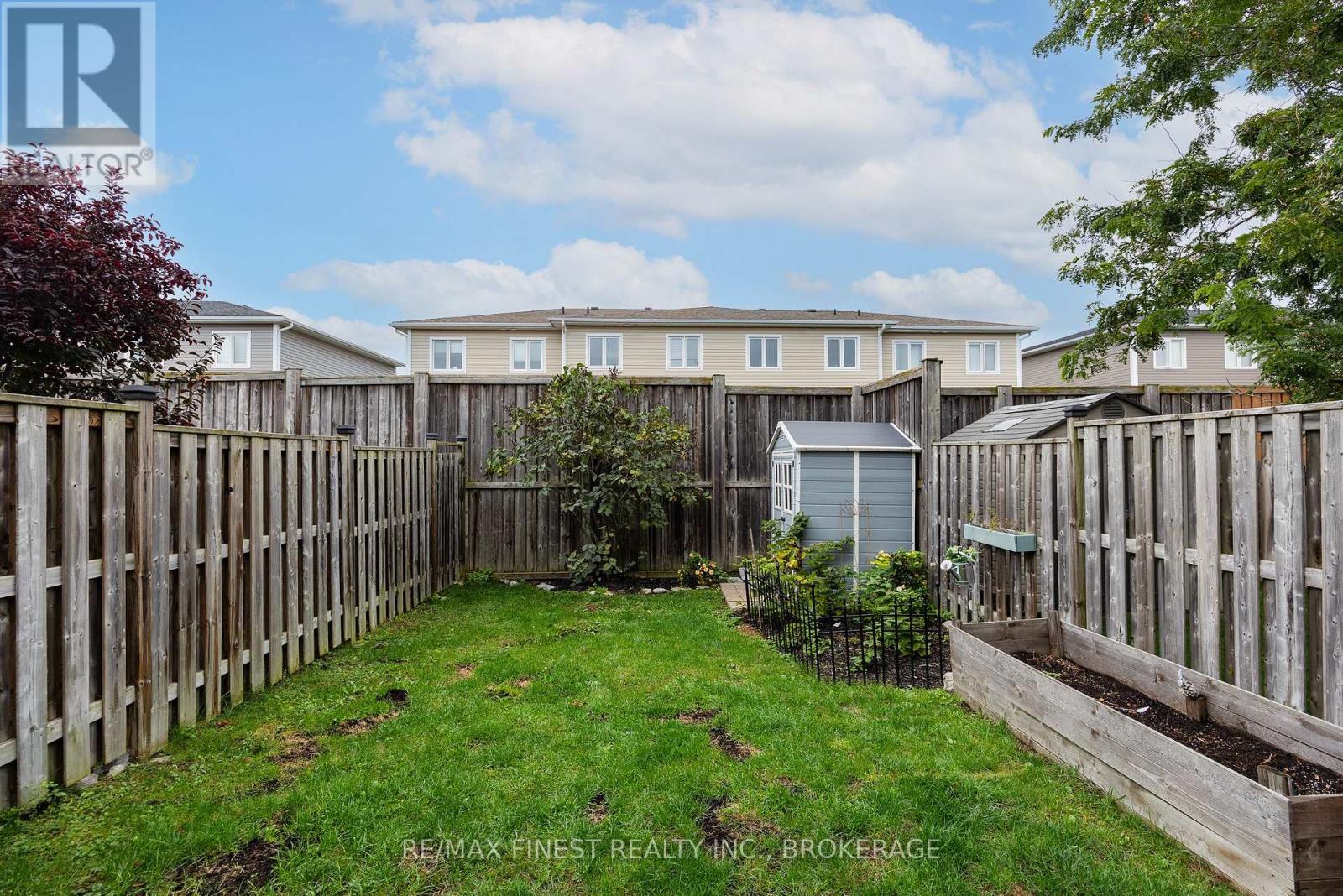 36 Amherst Drive — photo 41
