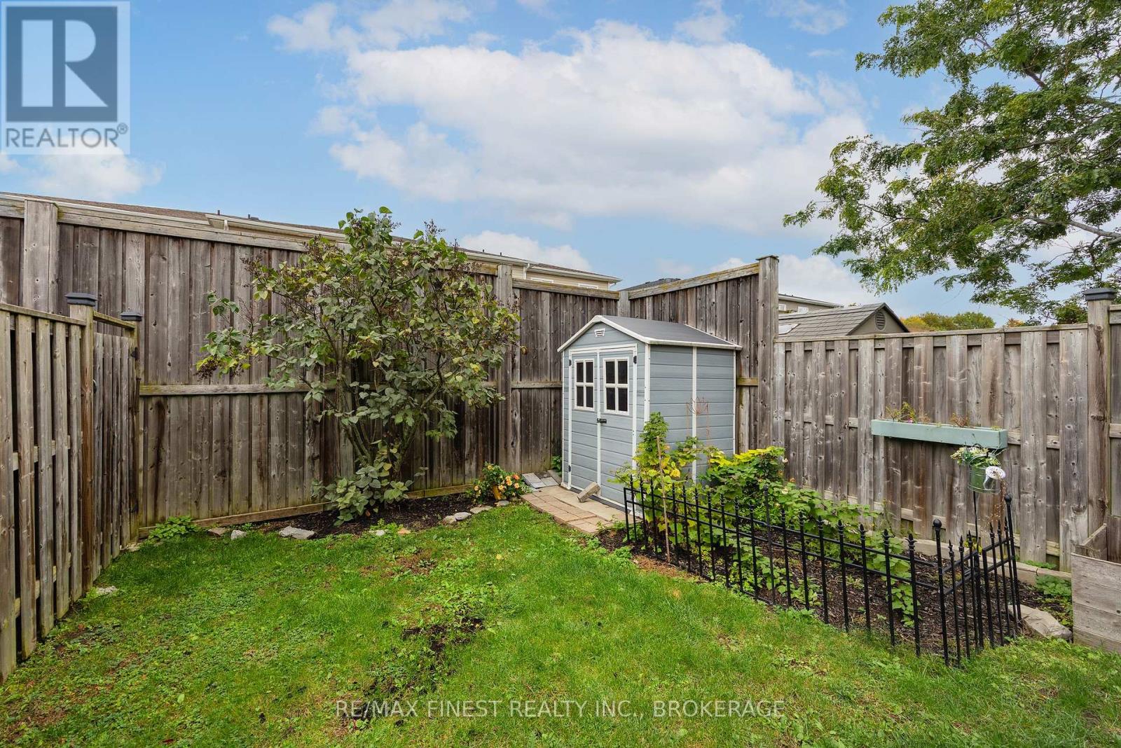 36 Amherst Drive — photo 42
