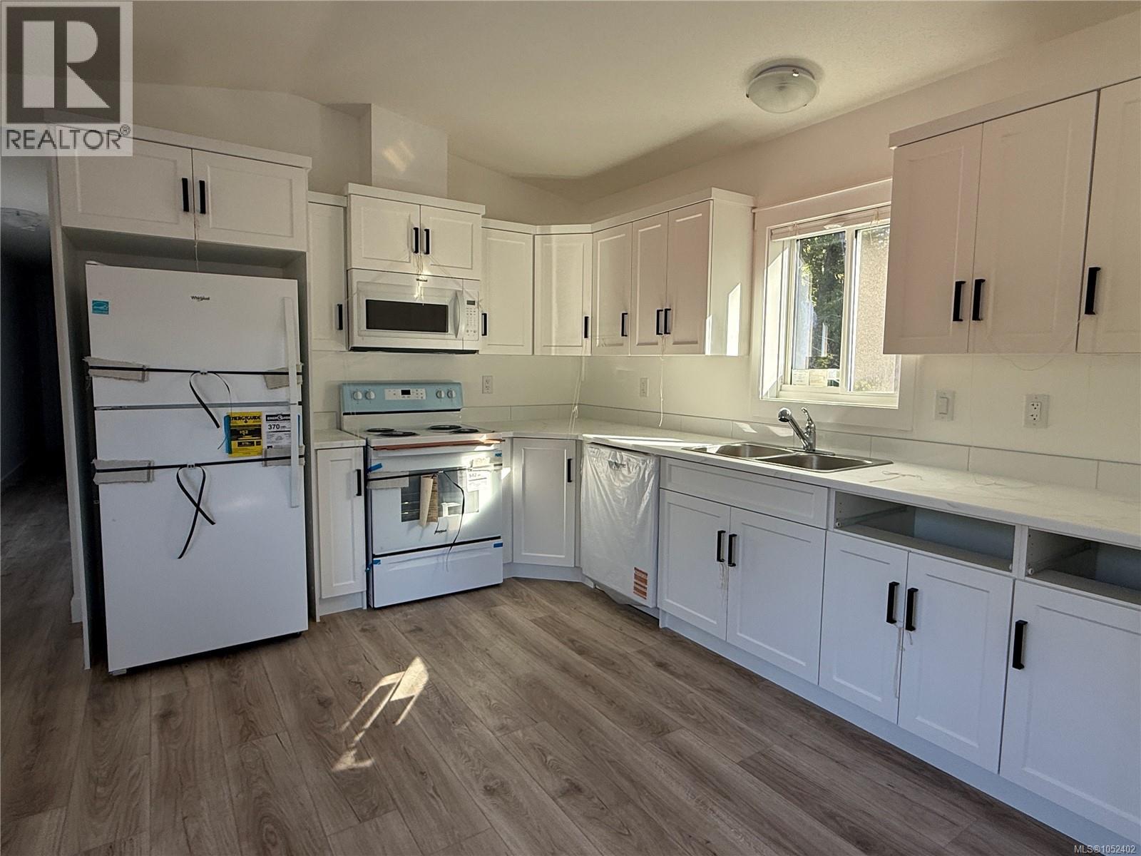 #20 731 Marine Dr - 2