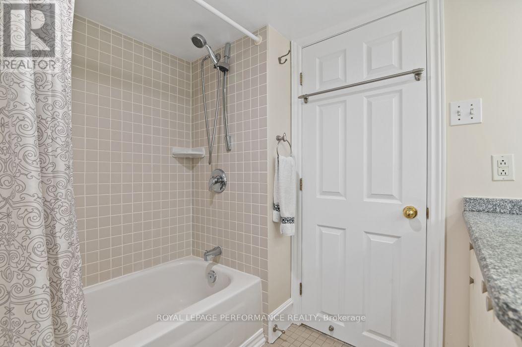 16 Renfrew Avenue