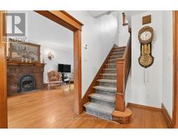 Laundry room - 16 Renfrew Avenue, Ottawa, ON K1S1Z3 Photo 8