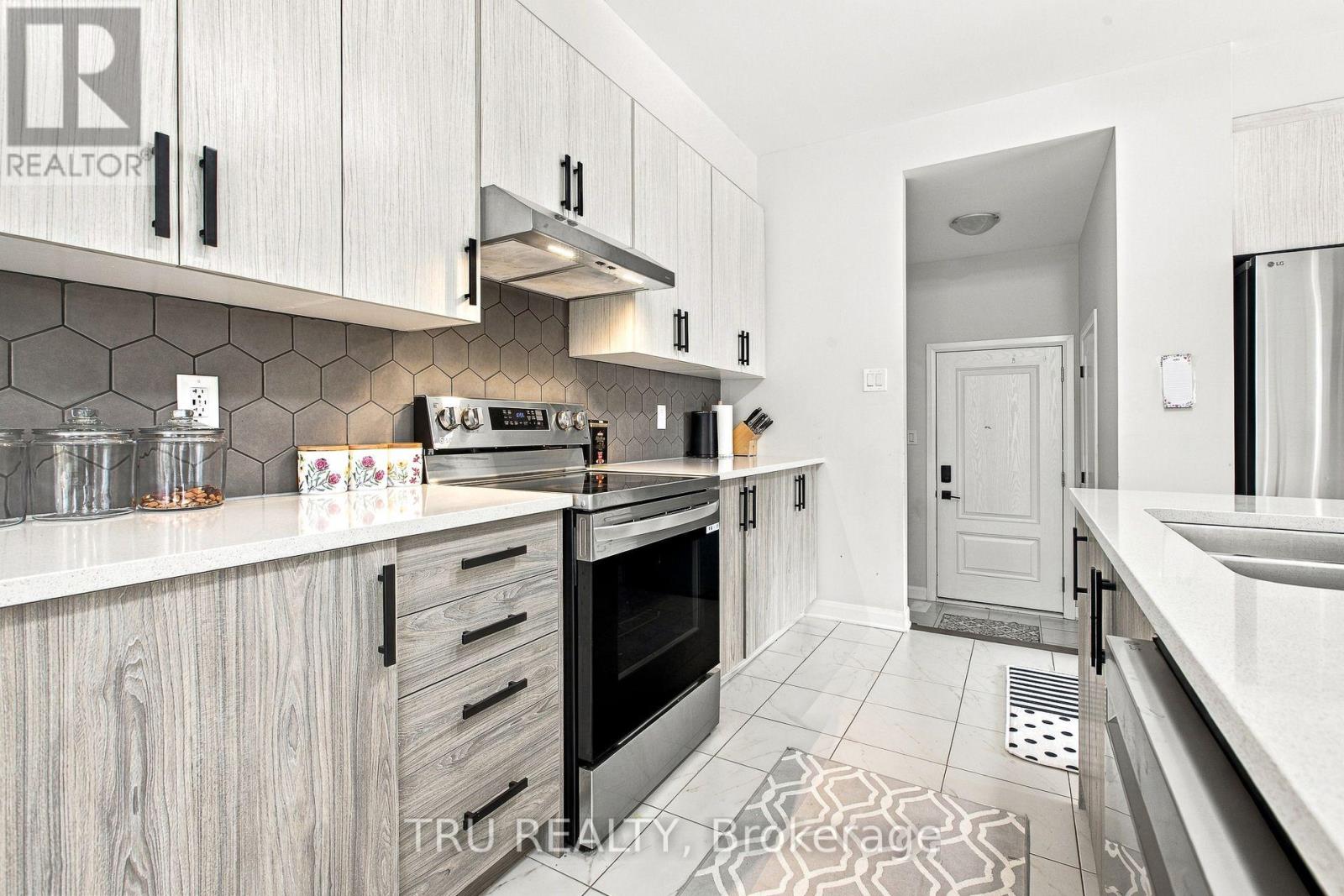624 Galarneau Way — photo 15