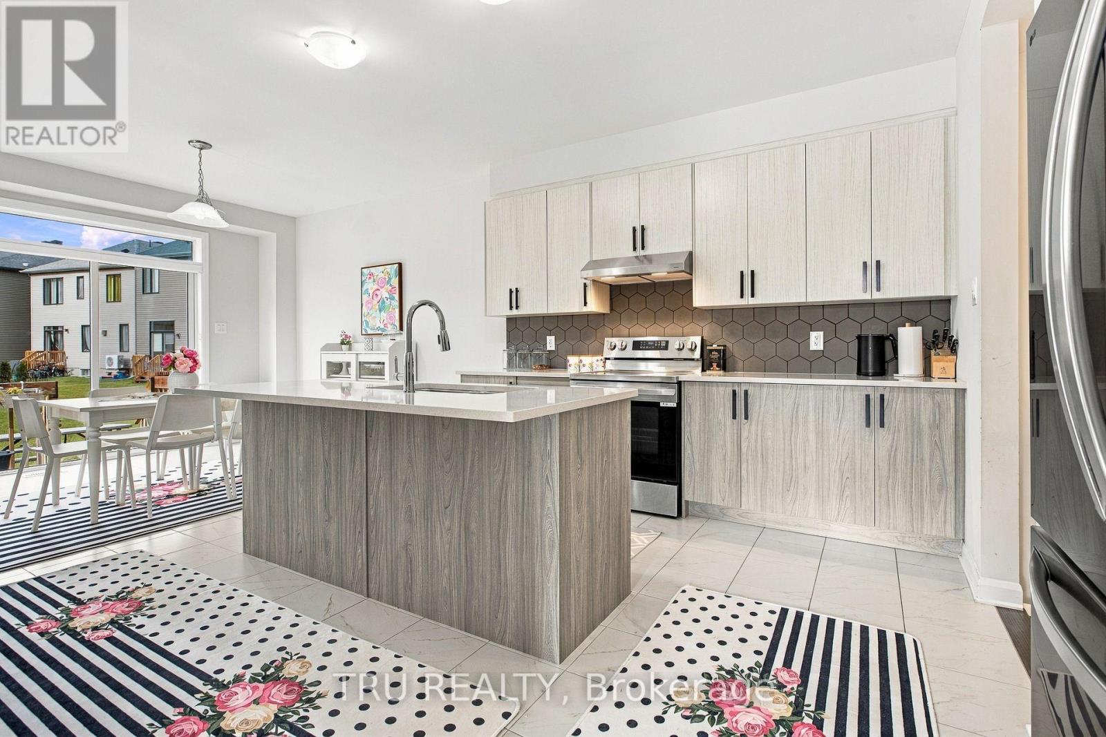 624 Galarneau Way — photo 18