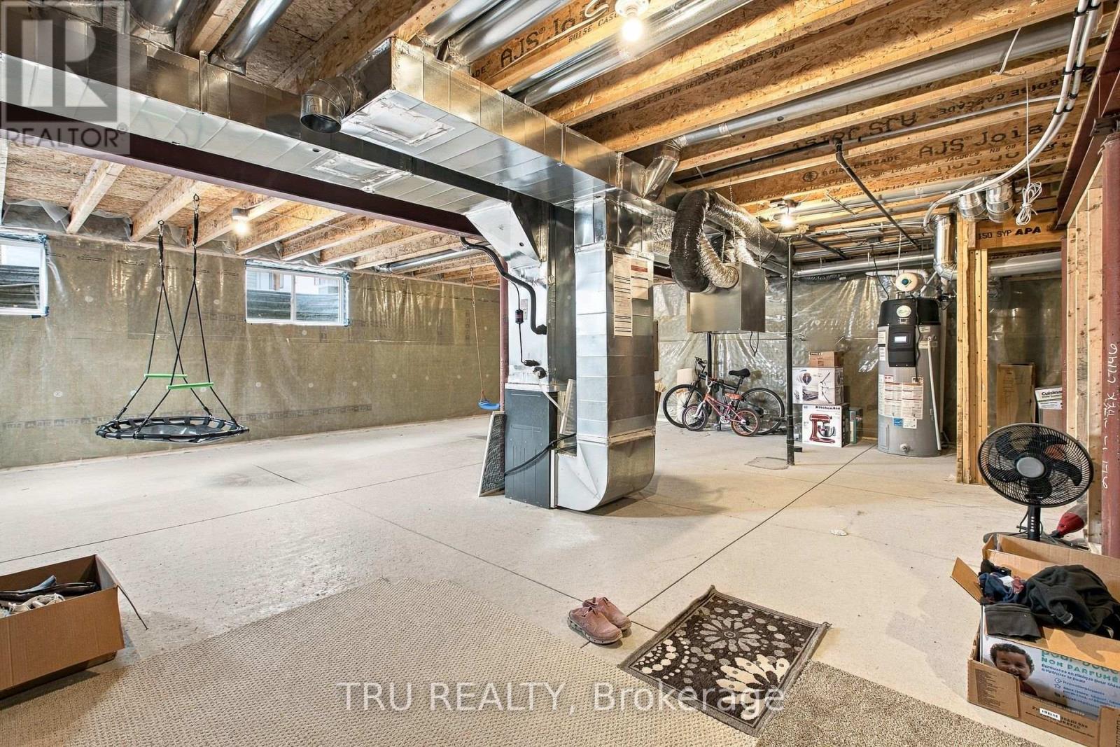 624 Galarneau Way — photo 35