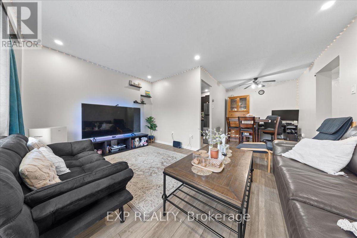 20 Chesterton Drive — photo 10
