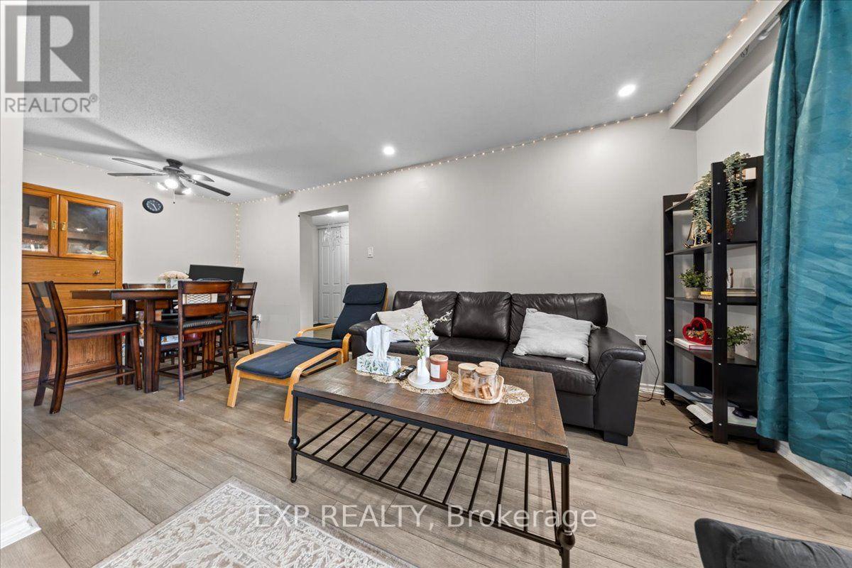 20 Chesterton Drive — photo 11