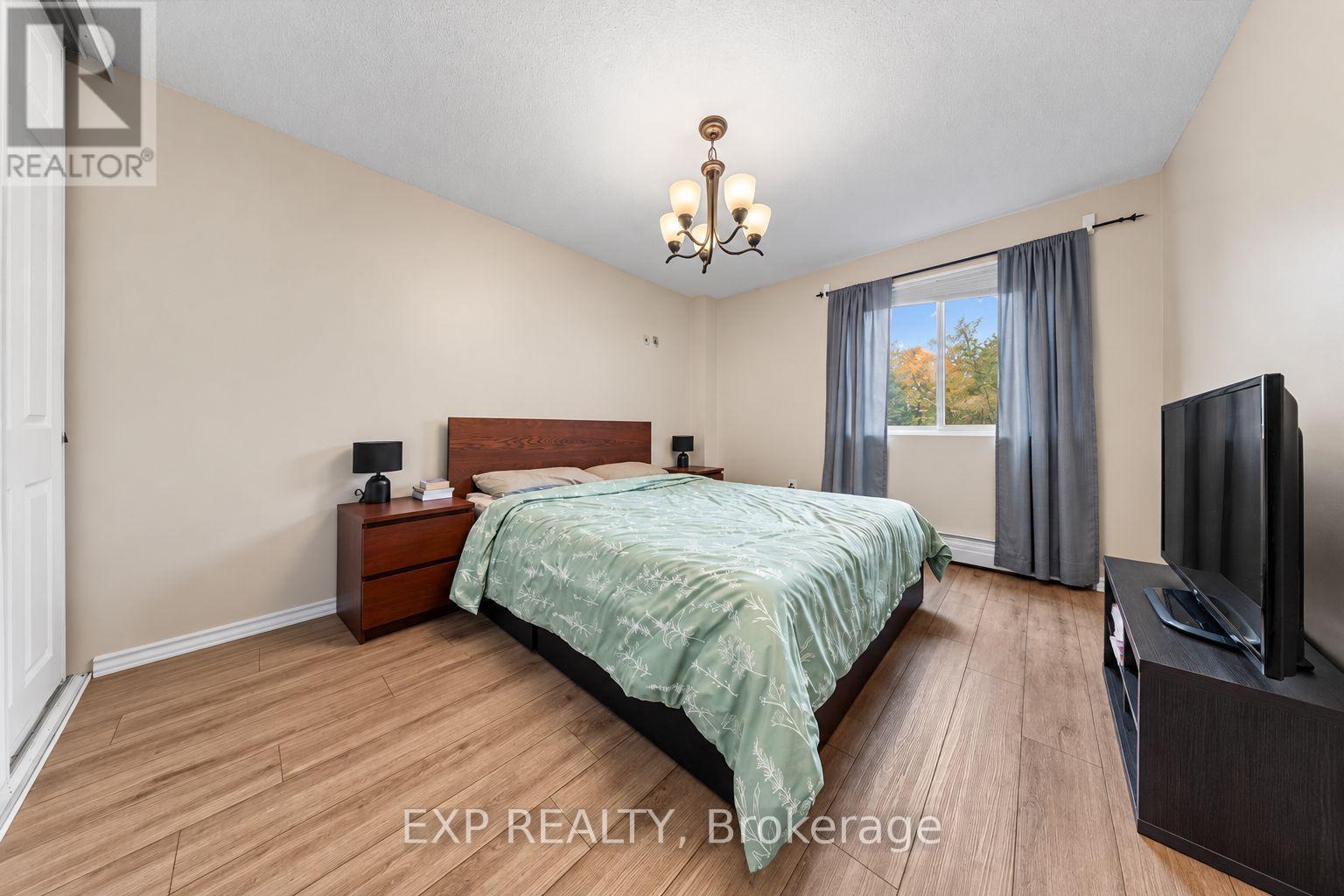 20 Chesterton Drive — photo 13