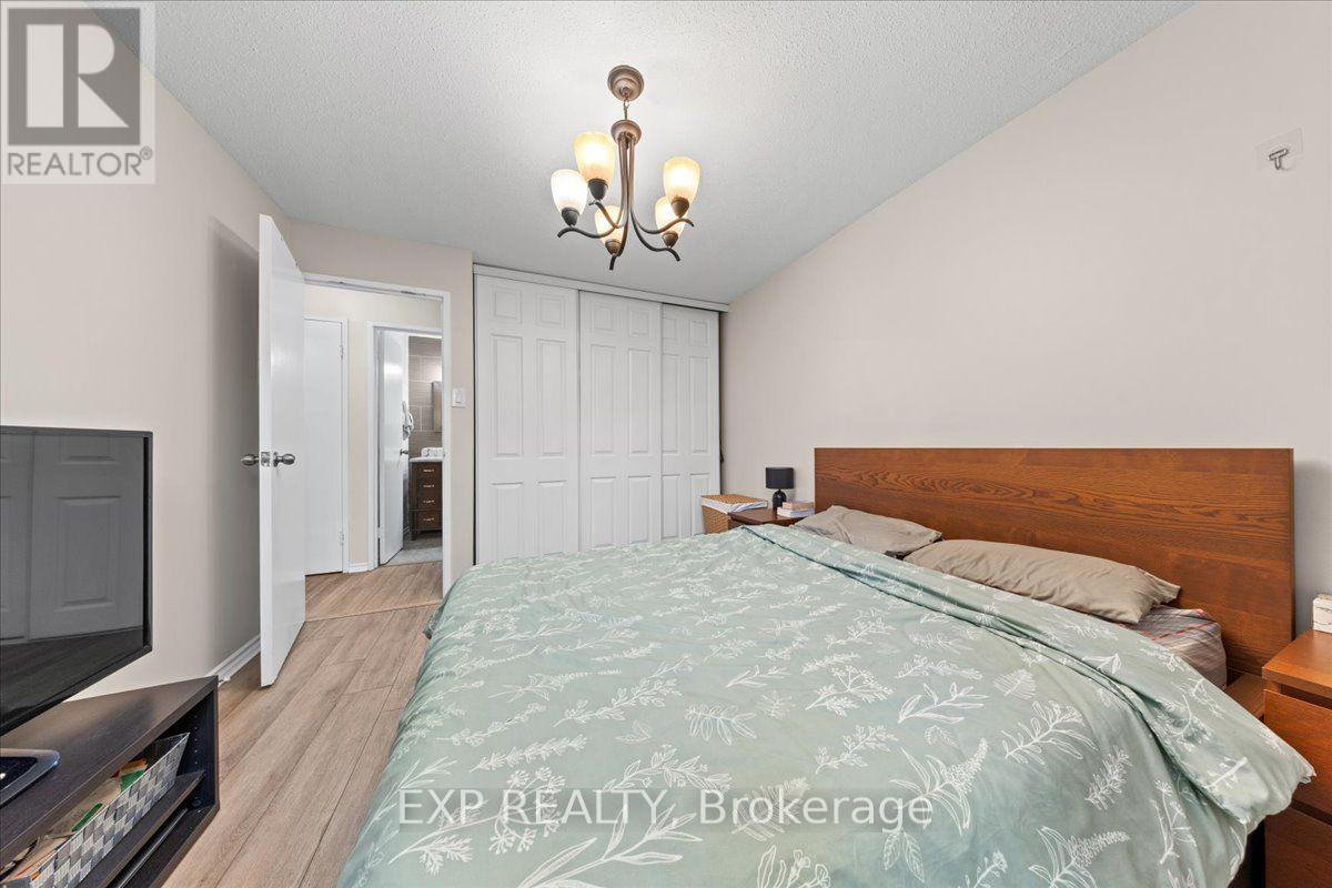 20 Chesterton Drive — photo 14