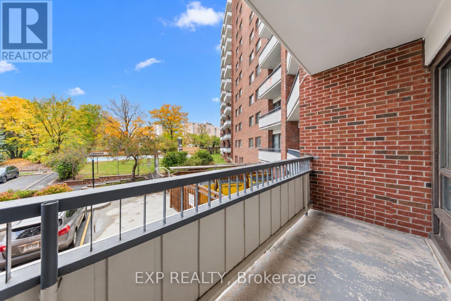 20 Chesterton Drive — photo 17