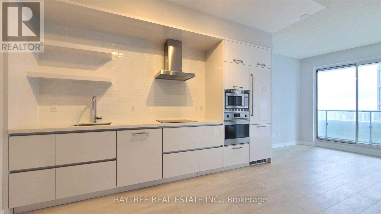 2221 Yonge Street — photo 2