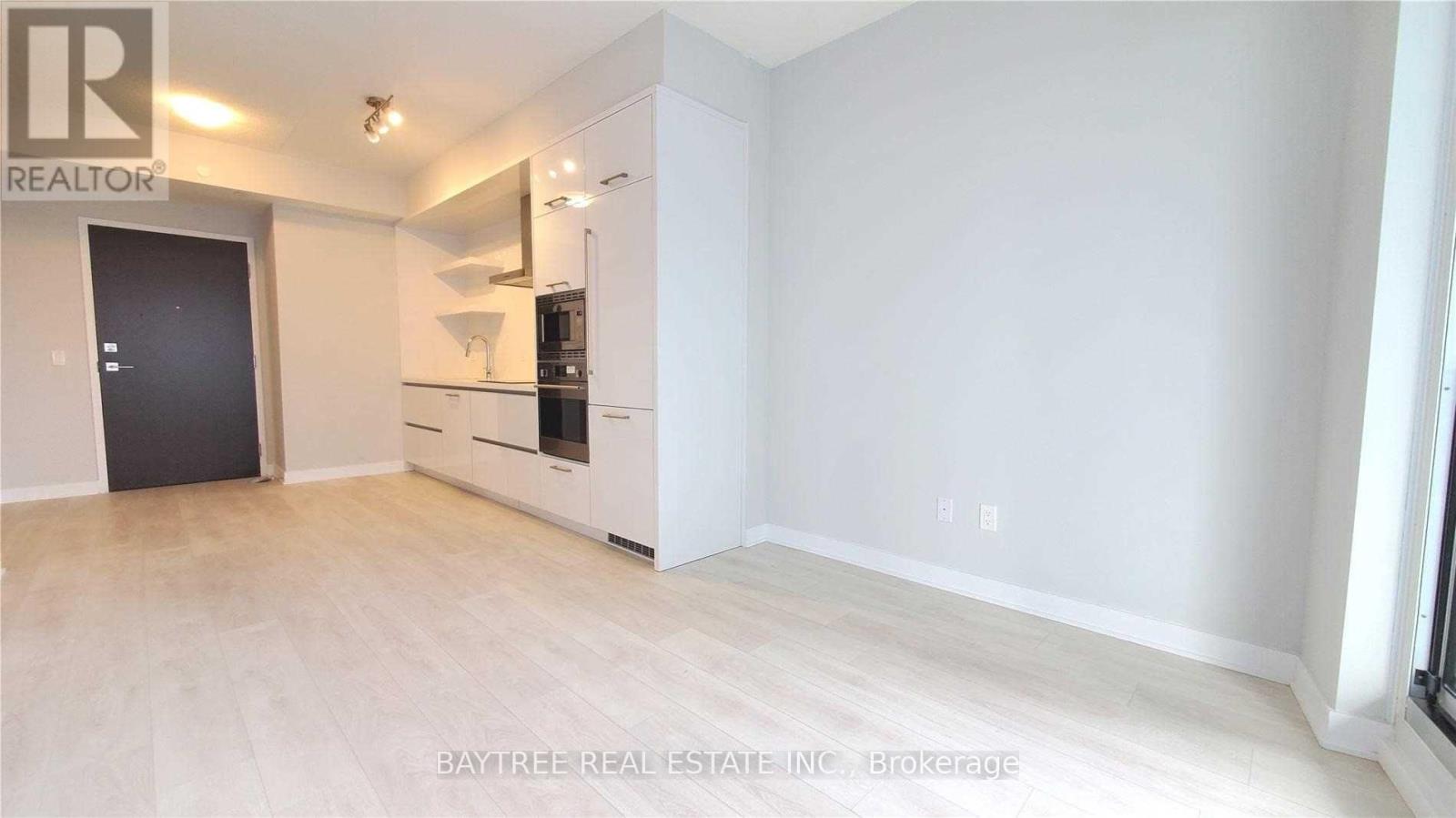 2221 Yonge Street — photo 3