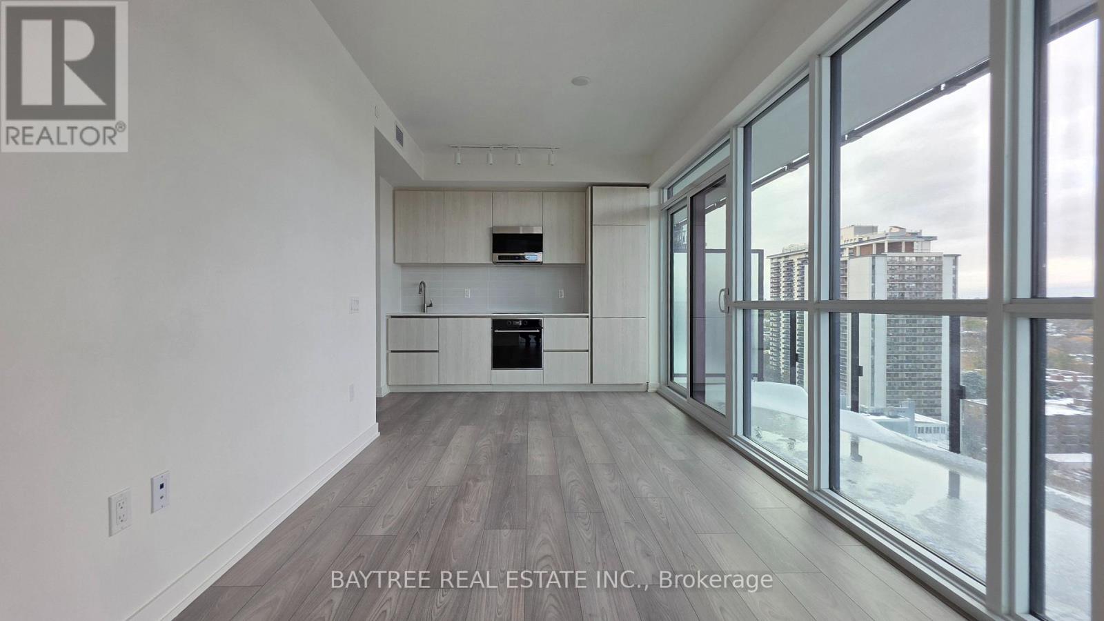120 Broadway Avenue — photo 11