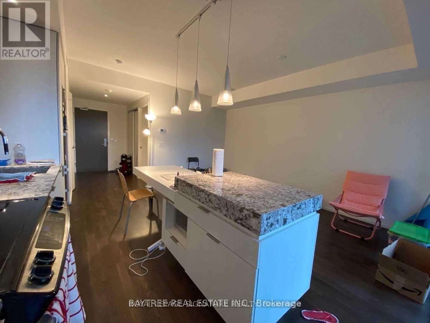 101 Charles Street East — photo 2