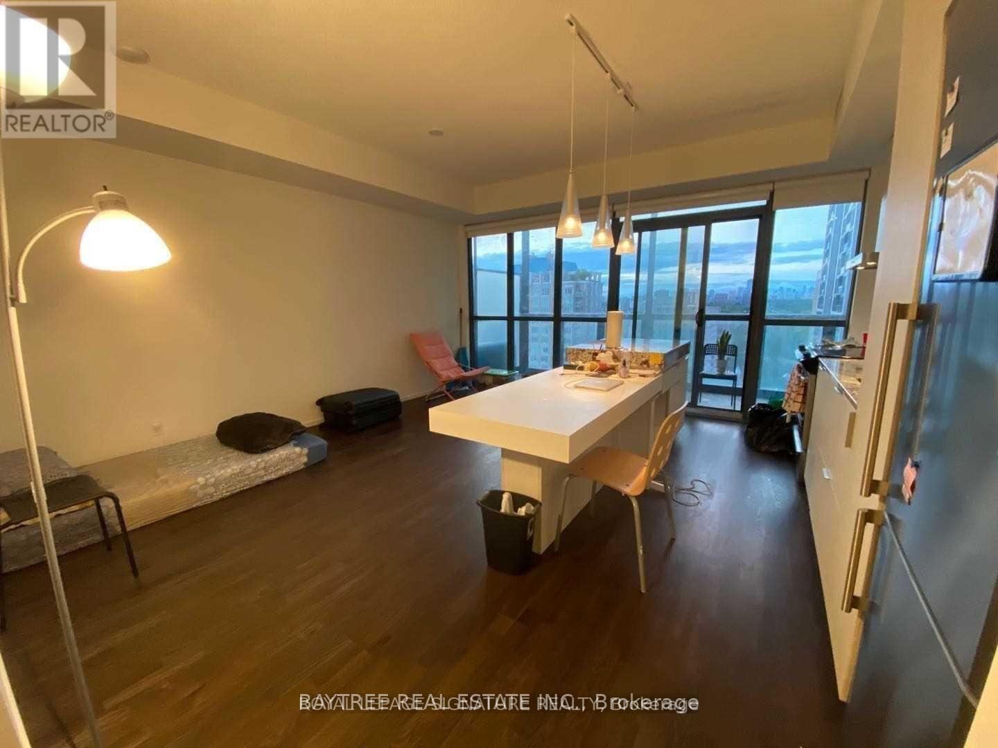 101 Charles Street East — photo 3