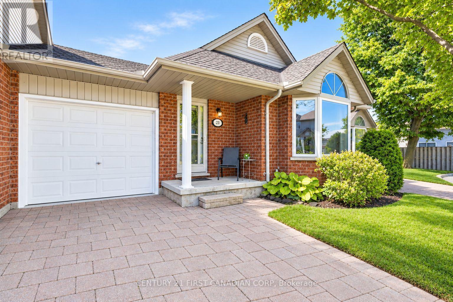 3 bedroom Single Family exterior, 23- 20 Kernohan Parkway, London South (South D), Ontario