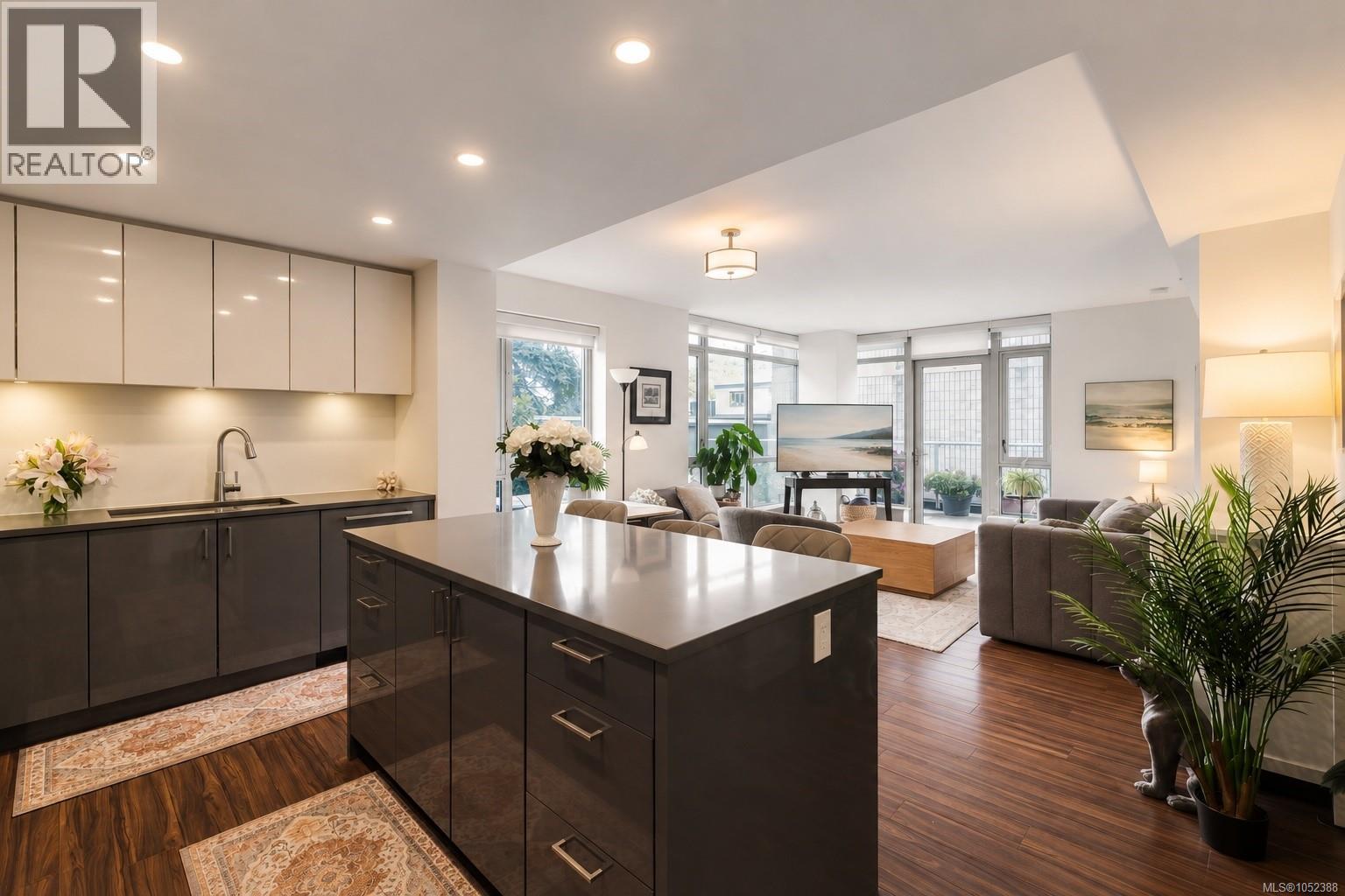 #204 838 Broughton St - 7