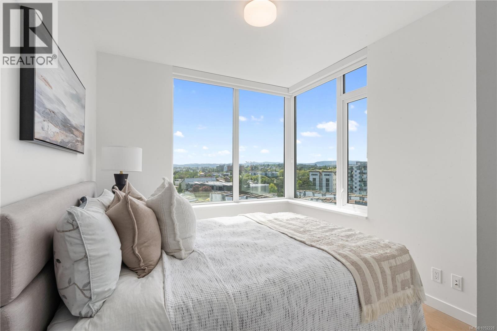 #908 369 Tyee Rd - 17