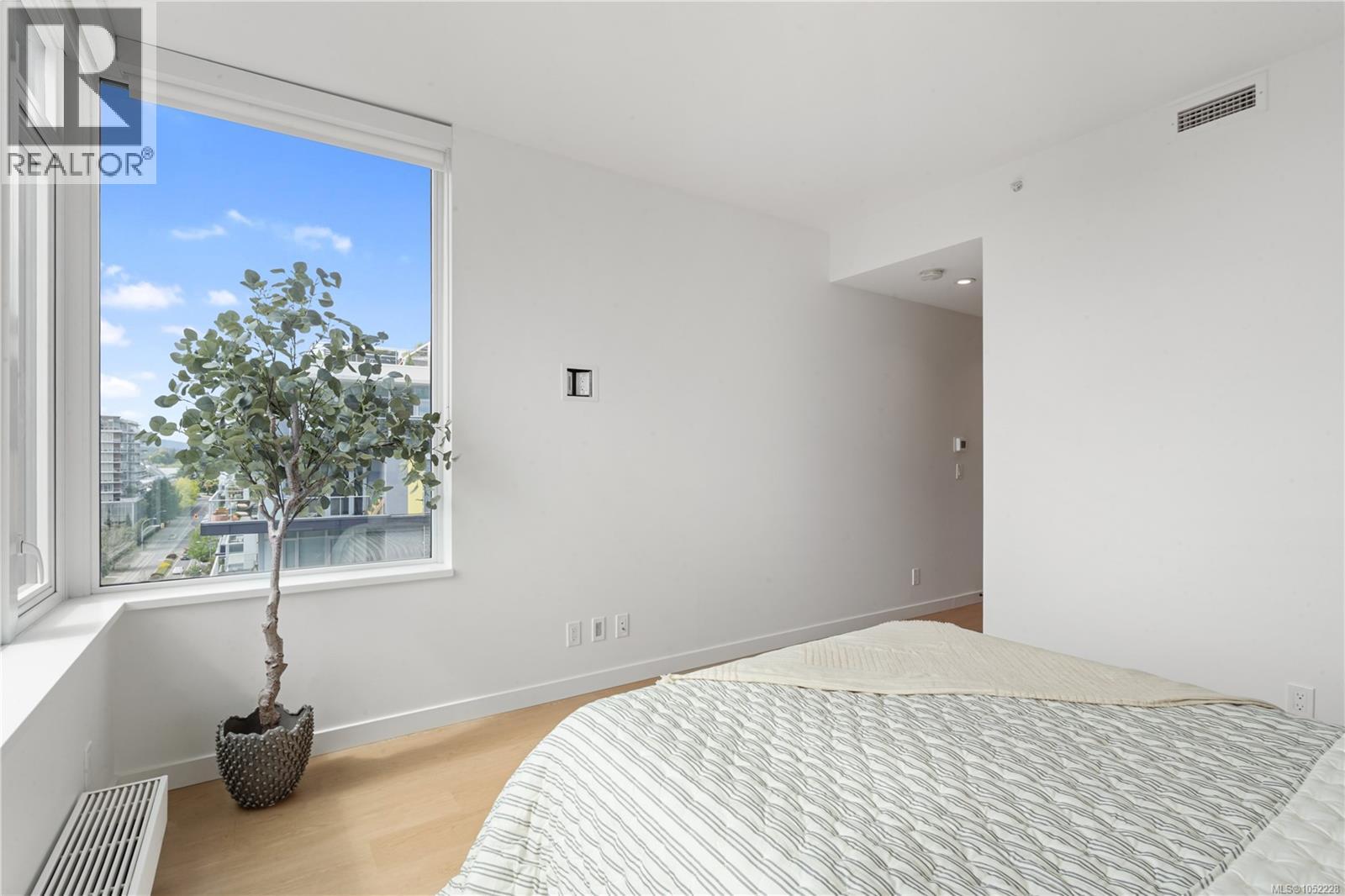 #908 369 Tyee Rd - 22