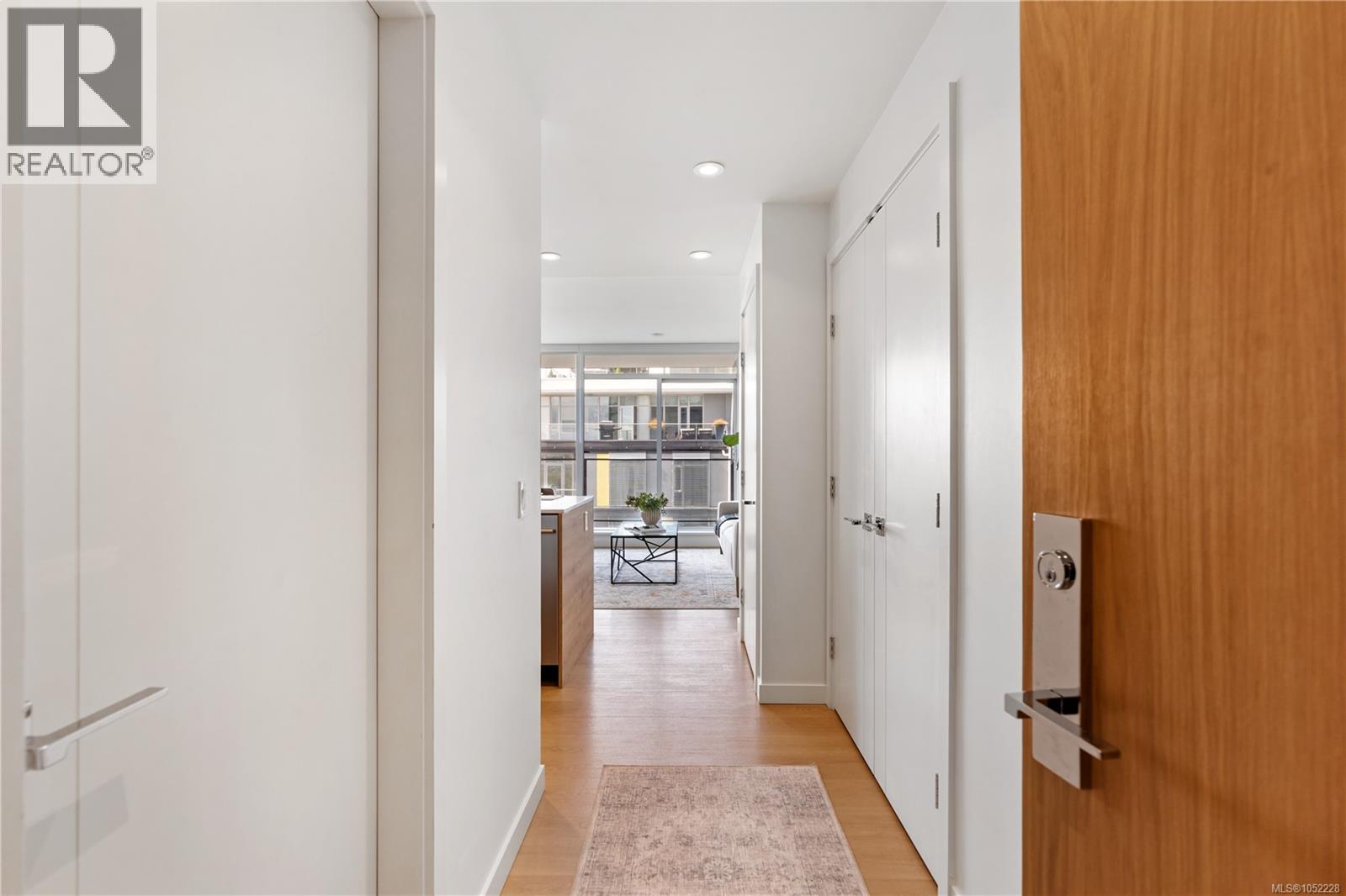 #908 369 Tyee Rd - 25