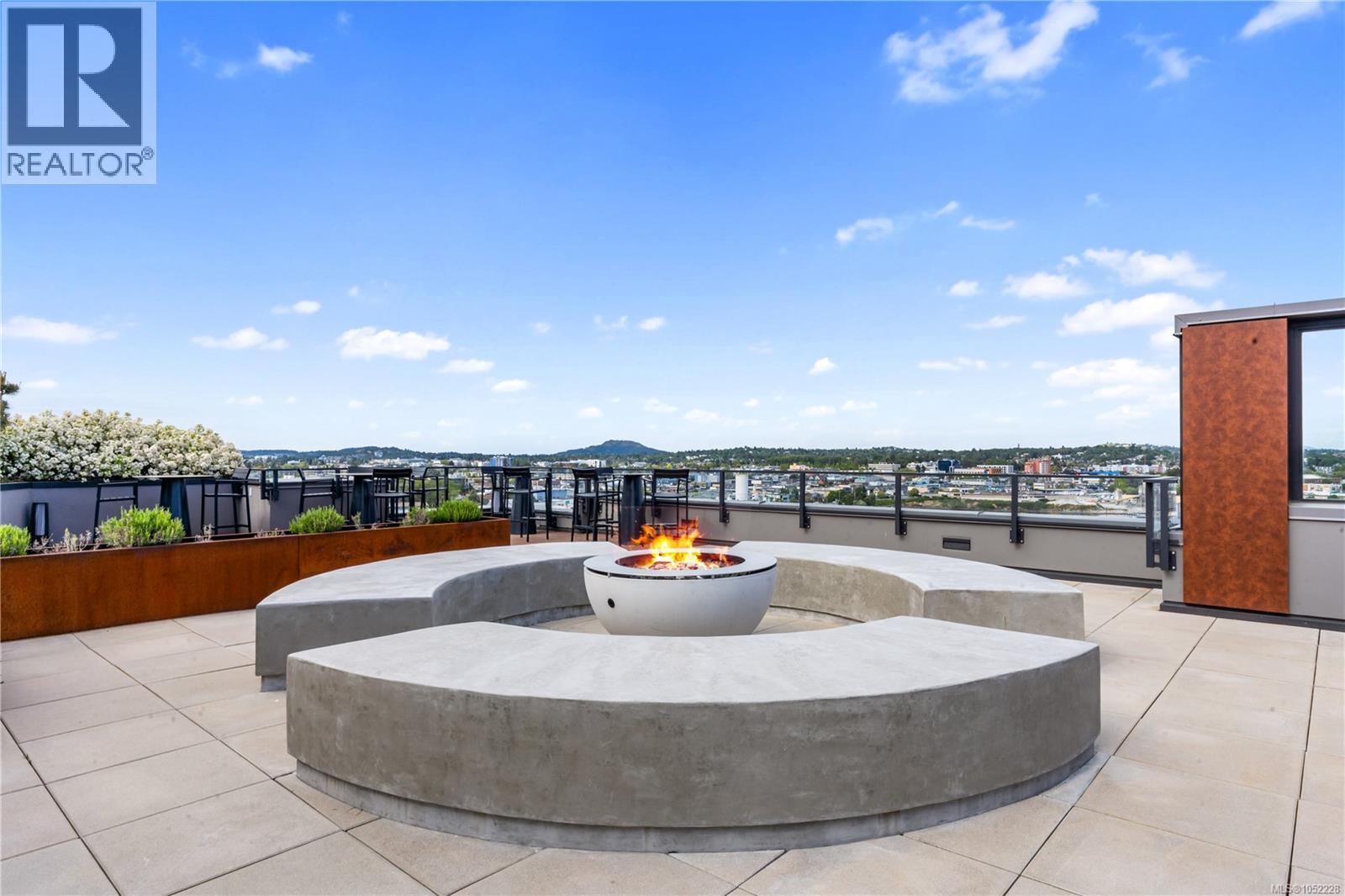 #908 369 Tyee Rd - 26