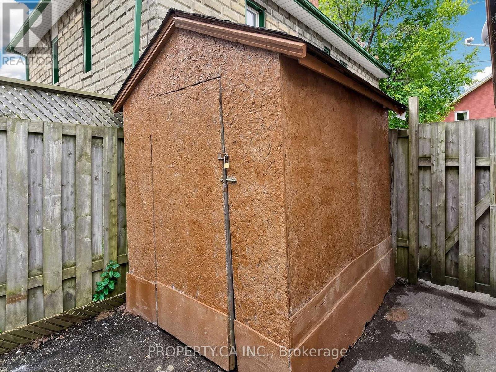 205 DEARBORN AVENUE - 43