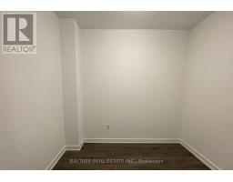 812 - 95 Oneida Crescent, Richmond Hill, ON L4B0H5 Photo 9