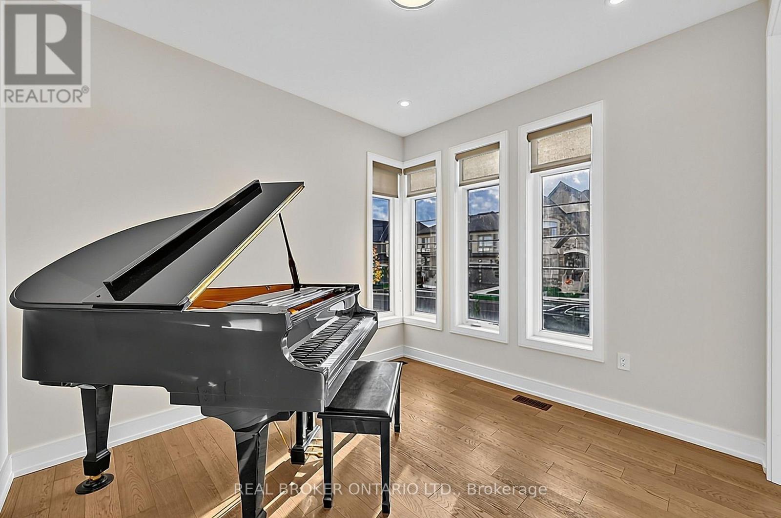 416 Seaview Heights, East Gwillimbury, ON photo 5