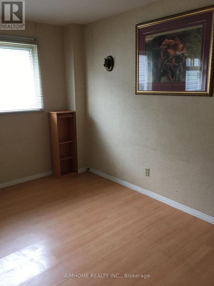 29 Snowshoe Crescent — photo 13