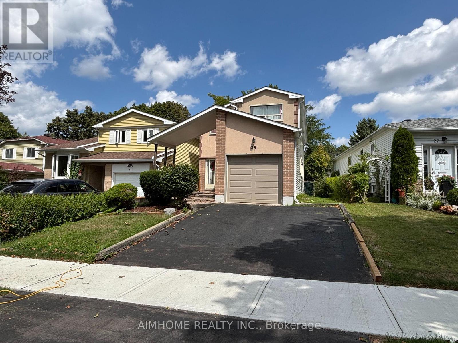 29 Snowshoe Crescent — photo 3