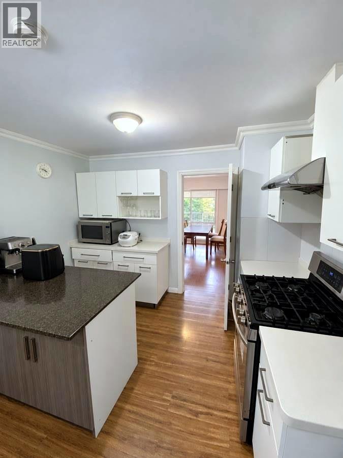 1665 QUEENS AVE AVENUE, West Vancouver - Image 1