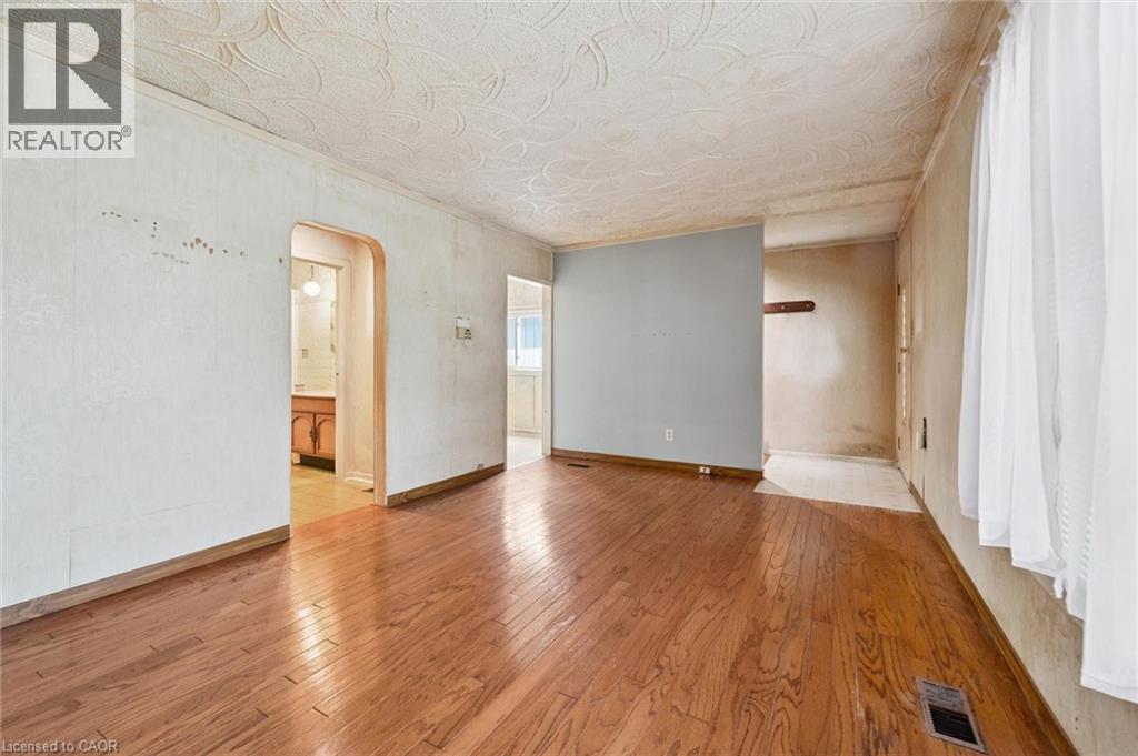 127 SPADINA Road E — photo 3