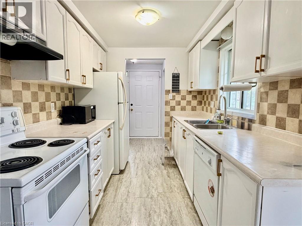 624 SETTLERSFIELD Court Unit# A — photo 3