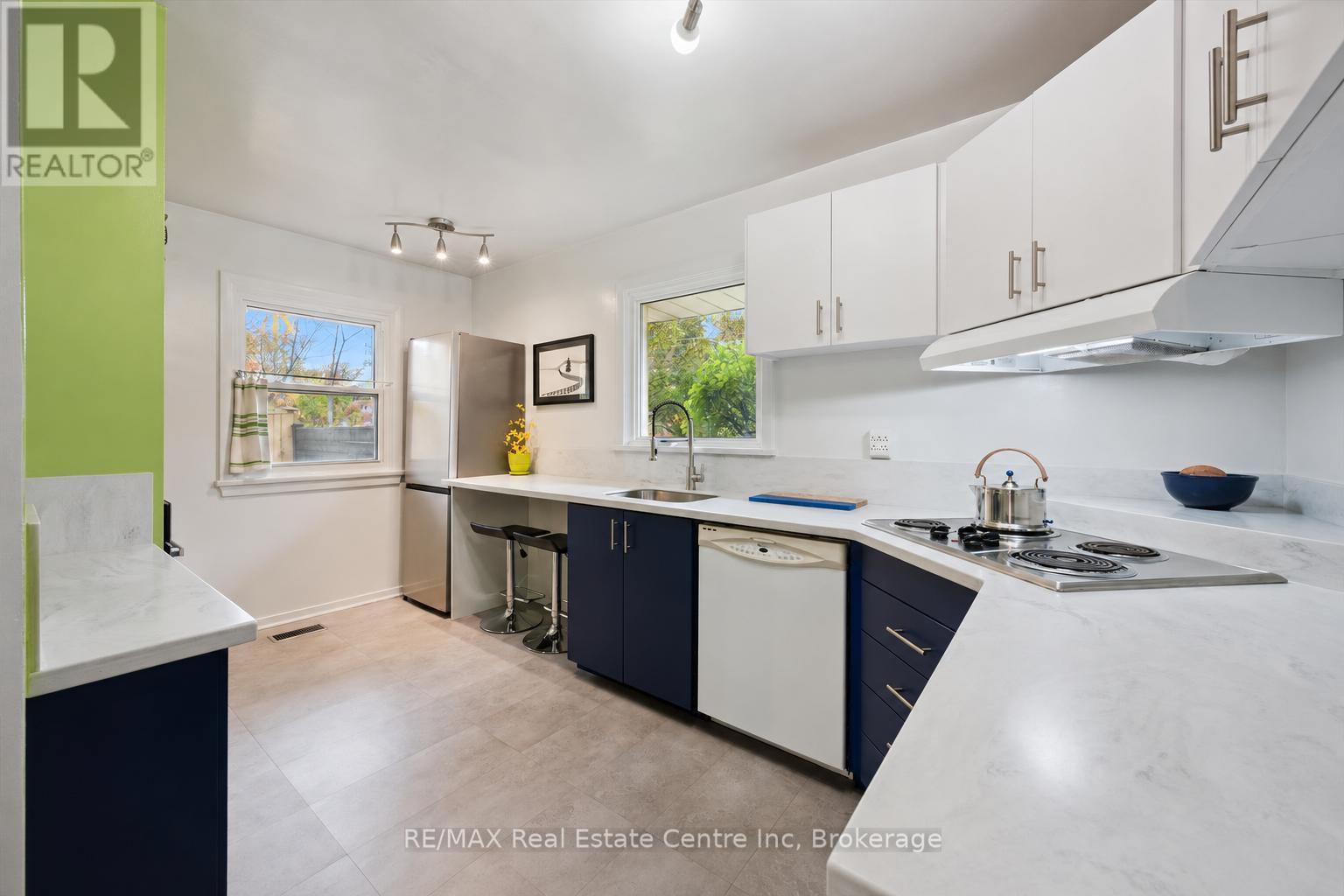 1 Cadillac Drive — photo 8